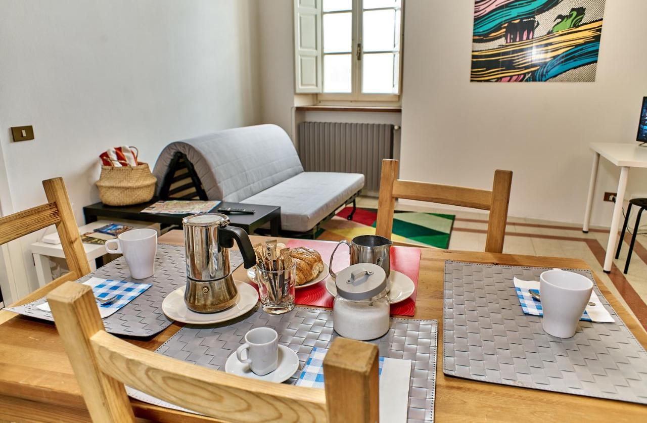 Appartamento Colorato e vivace bilocale Lucca Esterno foto