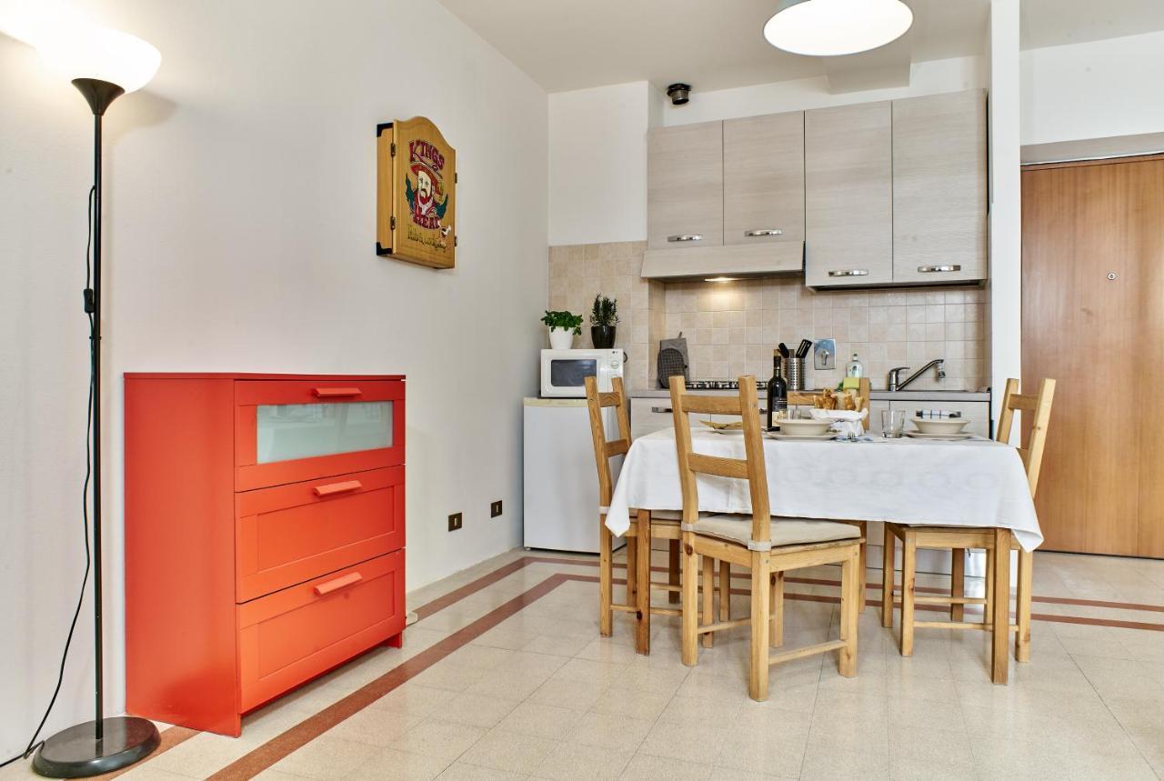 Appartamento Colorato e vivace bilocale Lucca Esterno foto
